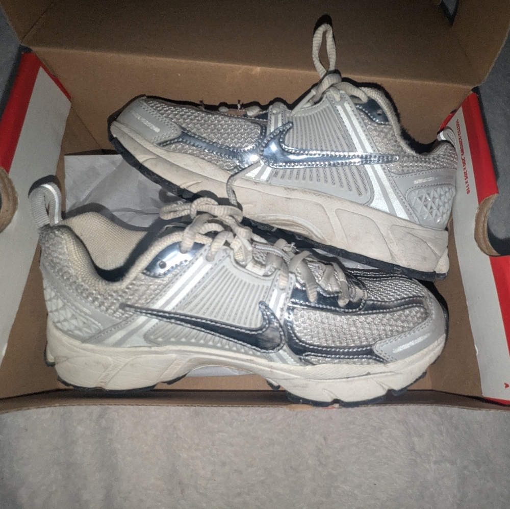 Nike Vomero 5